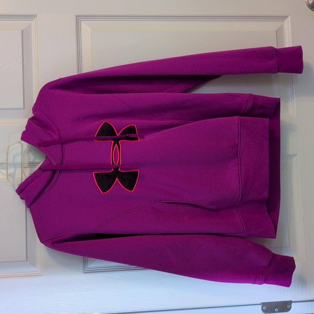 Under Armour Hoodie Pullover Women's medium